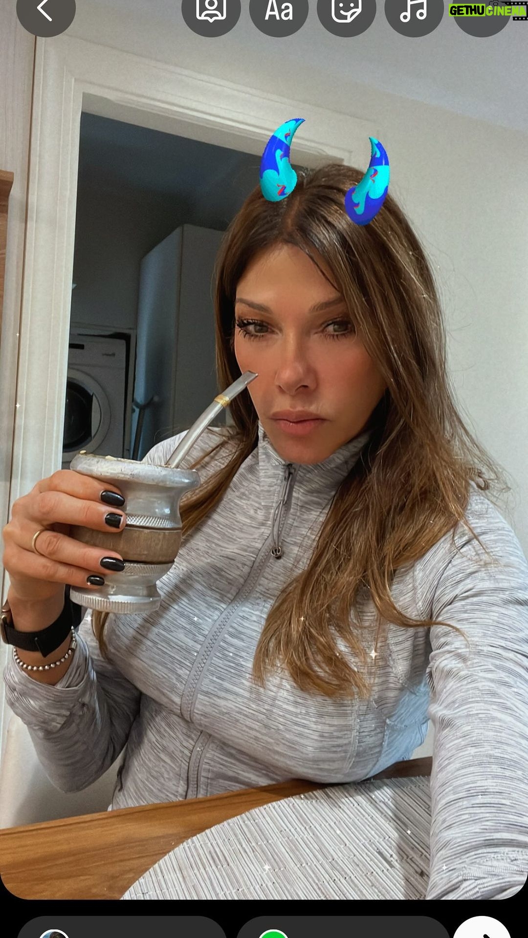 Catherine Fulop Instagram - Buen día!!! Ah!!! ADVERTENCIA ...no me rompan las pelotas cuando muera! Se les quiere 🦋♥️ #reels #reelsinstagram #comedia #actriz General Pacheco