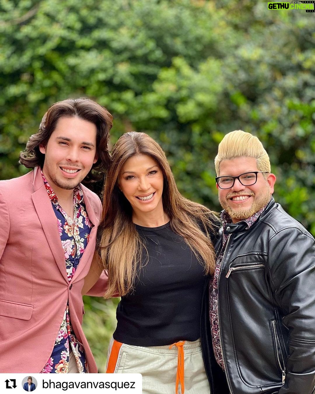 Catherine Fulop Instagram - Gracias Bhagavan! 🙏🏼💫 y si, bello reencuentro. #Repost @bhagavanvasquez with @use.repost ・・・ La vida te mueve, te reúne y reencuentra con aquellas personas que vibran contigo bajo la misma frecuencia de tu alma. Siempre en pro de nuestra evolución. Hermoso volvernos a ver @fulopcatherine @linograzia (y lo digo porque en el mundo del espíritu ya nos encontramos) y compartir tantas historias, mensajes de los espíritus y alegrías. ✨🌺 Feliz tarde para todos 🌺✨ #psychicmedium #medium #mediumship #bhagavanvasquez #coaching #motivation #elmediumdelatinoamerica #elmediumdevenezuela #elmediumvenezolano #elmedium #elmediumlatino #wisdom #amor #psicologiaholistica #yoelijolaluz #quotes #espiritualidad #mediumnidad #reikihealing #angeles #reiki #constelacionesfamiliares #registrosakashicos #tarot #catherinefulop #potd #vibracionpositiva #argentina. . . 👍🏻 DALE ME GUSTA 👍🏻. 🙏🏻😊 COMPÁRTELO CON TUS FAMILIARES Y AMIGOS 😊🙏🏻.