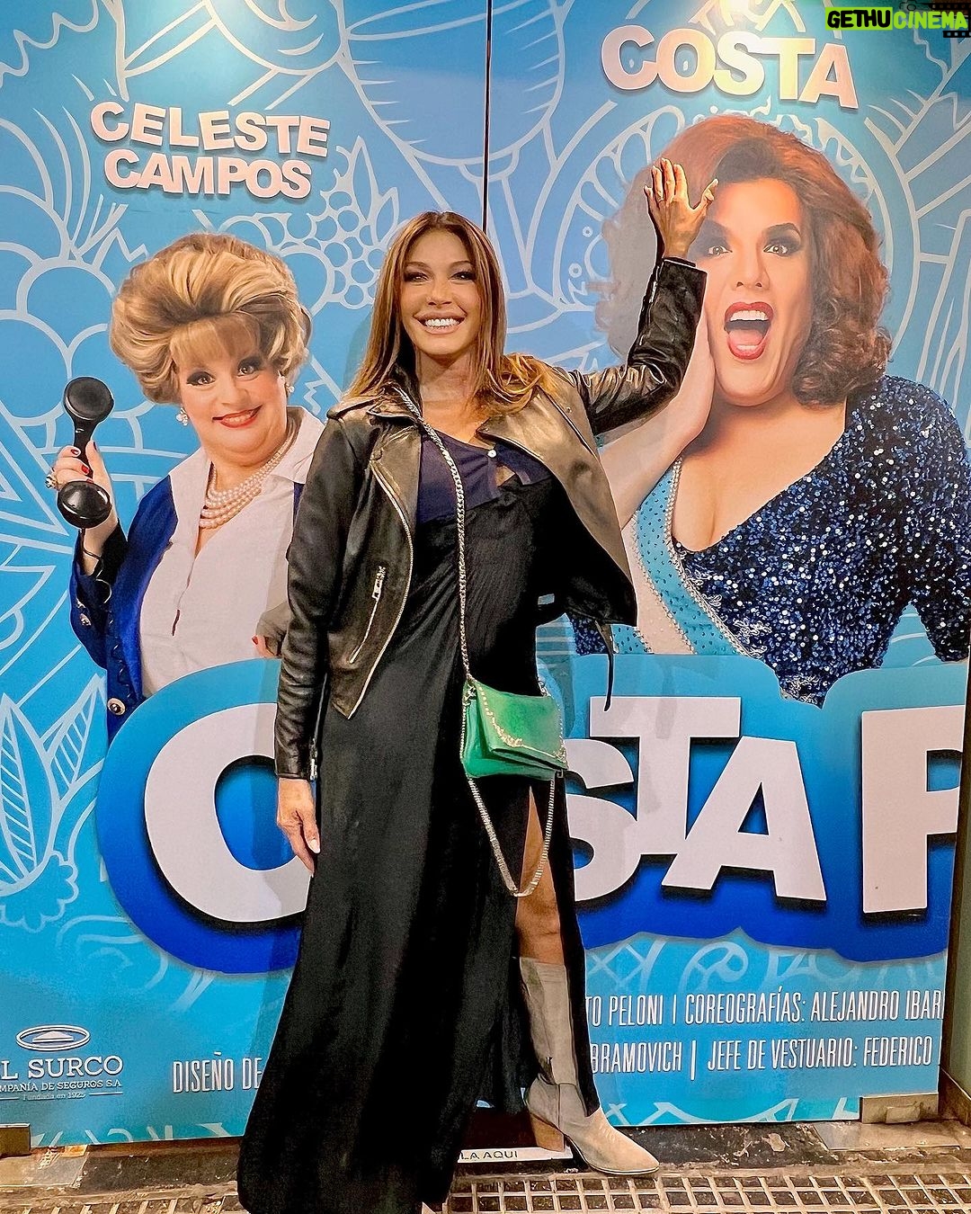Catherine Fulop Instagram - Ayer fui al teatro a ver a mi amiga Costika @costaokis en el teatro @teatropremierok "COSTA PRESIDENTA" 100% RECOMENDABLE!!! ya te lo dije por privado pero quiero repetirlo por acá, eres una gran actriz y comediante, nadie debería perderse de verte. Además estas acompañada de actores y bailarines que son un lujo. Mi amigas quedaron encantadas contigo. Te aman!!!! Y yo te lo vuelvo a decir... Costika mi amor! Ayer pasamos una noche mágica, ver tu espectáculo fue un regalo al alma, reimos de principio a fin, que sorpresa tan bella, el grupo de actores y bailarines son de lujo, todos hacen que el show sea supremo y tú mi cachapita amada tuviste una noche brillante, lo haces con el alma . Gracias amiga por la función tan sentida y maravillosa de anoche y sobre todo por tus palabras finales! Te amo mi Costika ♥️♥️♥️♥️♥️ @claudiamlazcano @patricia_kom_ @vesnabocic @valcardone @geiky_f @sofinrodriguez Teatro Premier