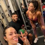 Catherine Fulop Instagram - Rocko tips 😎 #entrenamiento#entrenador #gym #girl #fitnessmodel #workout #motivacion #noterindas #nevergiveup #strong #crossfit #crossfitgirls #hiit #funcional #deporte#mujeres#deporte#crossfit#workout#workoutmotivation#fit#fitnessmodel#latina#cross#cardiohiit#hiitbodywork#hiitsquad#masde40#entrenadordemujeres