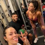 Catherine Fulop Instagram – Rocko tips 😎 
#entrenamiento#entrenador
#gym #girl #fitnessmodel #workout #motivacion #noterindas #nevergiveup #strong #crossfit #crossfitgirls #hiit #funcional #deporte#mujeres#deporte#crossfit#workout#workoutmotivation#fit#fitnessmodel#latina#cross#cardiohiit#hiitbodywork#hiitsquad#masde40#entrenadordemujeres