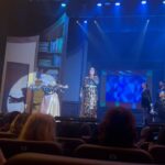 Catherine Fulop Instagram - Ayer fui al teatro a ver a mi amiga Costika @costaokis en el teatro @teatropremierok "COSTA PRESIDENTA" 100% RECOMENDABLE!!! ya te lo dije por privado pero quiero repetirlo por acá, eres una gran actriz y comediante, nadie debería perderse de verte. Además estas acompañada de actores y bailarines que son un lujo. Mi amigas quedaron encantadas contigo. Te aman!!!! Y yo te lo vuelvo a decir... Costika mi amor! Ayer pasamos una noche mágica, ver tu espectáculo fue un regalo al alma, reimos de principio a fin, que sorpresa tan bella, el grupo de actores y bailarines son de lujo, todos hacen que el show sea supremo y tú mi cachapita amada tuviste una noche brillante, lo haces con el alma . Gracias amiga por la función tan sentida y maravillosa de anoche y sobre todo por tus palabras finales! Te amo mi Costika ♥️♥️♥️♥️♥️ @claudiamlazcano @patricia_kom_ @vesnabocic @valcardone @geiky_f @sofinrodriguez Teatro Premier