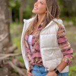 Catherine Fulop Instagram - Gran viaje entre amigos a la hermosa provincia de Catamarca, la pasamos increíble, @facundoaranatagle @zaira.nara @estebanlamothe que no se corte!!! Jijiii y desen por besados todos!!! Jajajajaaaa!!! Todos mis #looks by @portsaidoficial Que tengan bella noche!!!! Se les quiere ♥️🦋 #viajedeamigos #catamarca #turismoargentino #argentina🇦🇷