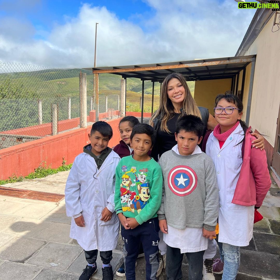 Catherine Fulop Instagram - Gente bellaseguimos de viaje! Aconquija "luna cerca de la nieve" se las presento. CATAMARCA, hermosa por su gente y paisajes! Tengan bello viernes! @vannellialex #viajes #catamarca #aconquija #losaltos Catamarca
