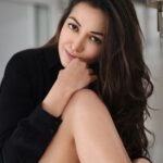 Catherine Tresa Instagram - Starting the week with a wicked glint in my eyes and a cheeky grin on my lips 😈 📷 @pranav.foto #alwaysuptomischief #mondaymood #mebeingme #justanotherday