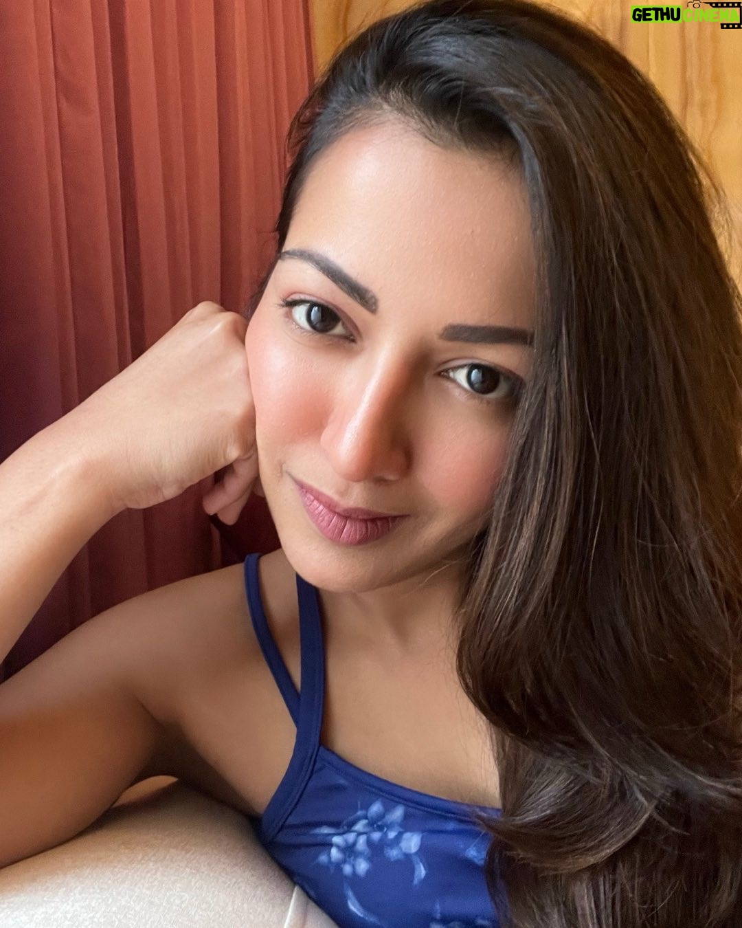 Catherine Tresa Instagram - How you doin? 😉