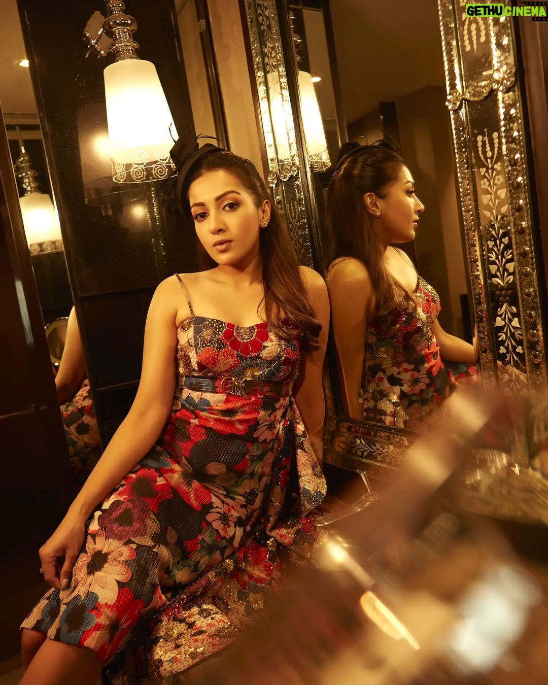 Catherine Tresa Instagram - Hat's off to bathroom glamour – Derby style! #derbyfashion #hatsandhoofs #wednesdayvibes #mebeingme Styling :@archamehta Outfit : @geethikakanumilli Captured by : @shivamguptaphotography Team : @niha__varma @jainshreyaa8 Makeup : @sakpalnilesh267 Hair : @priyanka_sherkar1