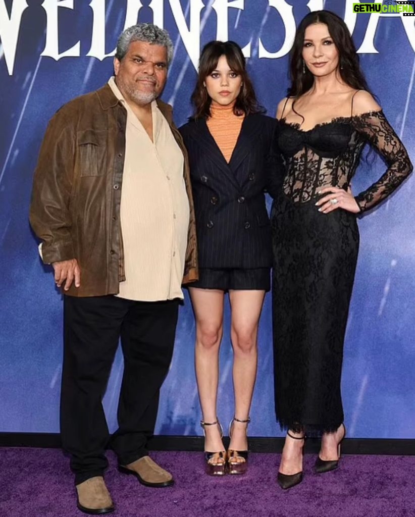 Catherine Zeta-Jones Instagram - Family Time! Fantastic to reunite with my Wednesday Addams family last night in Hollywood. A photo bomb of goth glam🖤 @rasario @andreawazenofficial @xivkarats Thanks to, @miss_kellyjohnson @brettglam @marandahair