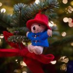 Catherine Zeta-Jones Instagram - I am so honored to be narrating the #TogetherAtChristmas carol service tonight this Christmas Eve (7pm GMT, ITV1)remembering Queen Elizabeth II and celebrating inspiring people doing so much for their communities. Join us, at Westminster Abbey, for this special occasion with @princeandprincessofwales and, of course, our beloved Paddington Bear.