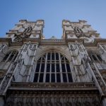 Catherine Zeta-Jones Instagram - I am so honored to be narrating the #TogetherAtChristmas carol service tonight this Christmas Eve (7pm GMT, ITV1)remembering Queen Elizabeth II and celebrating inspiring people doing so much for their communities. Join us, at Westminster Abbey, for this special occasion with @princeandprincessofwales and, of course, our beloved Paddington Bear.