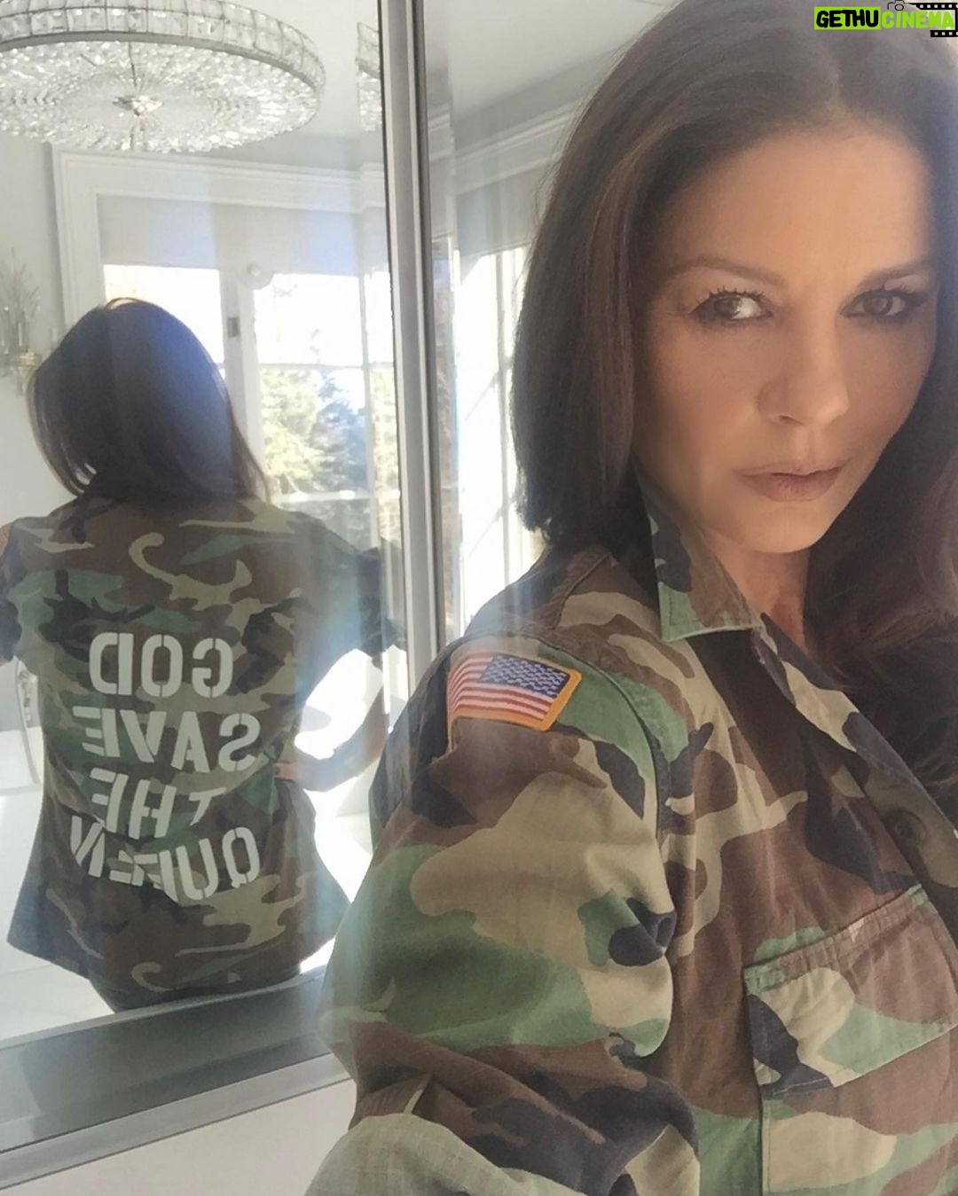 Catherine Zeta-Jones Instagram - Thank you Queen Elizabeth. My favorite jacket for my favorite Queen. 70 years❤️