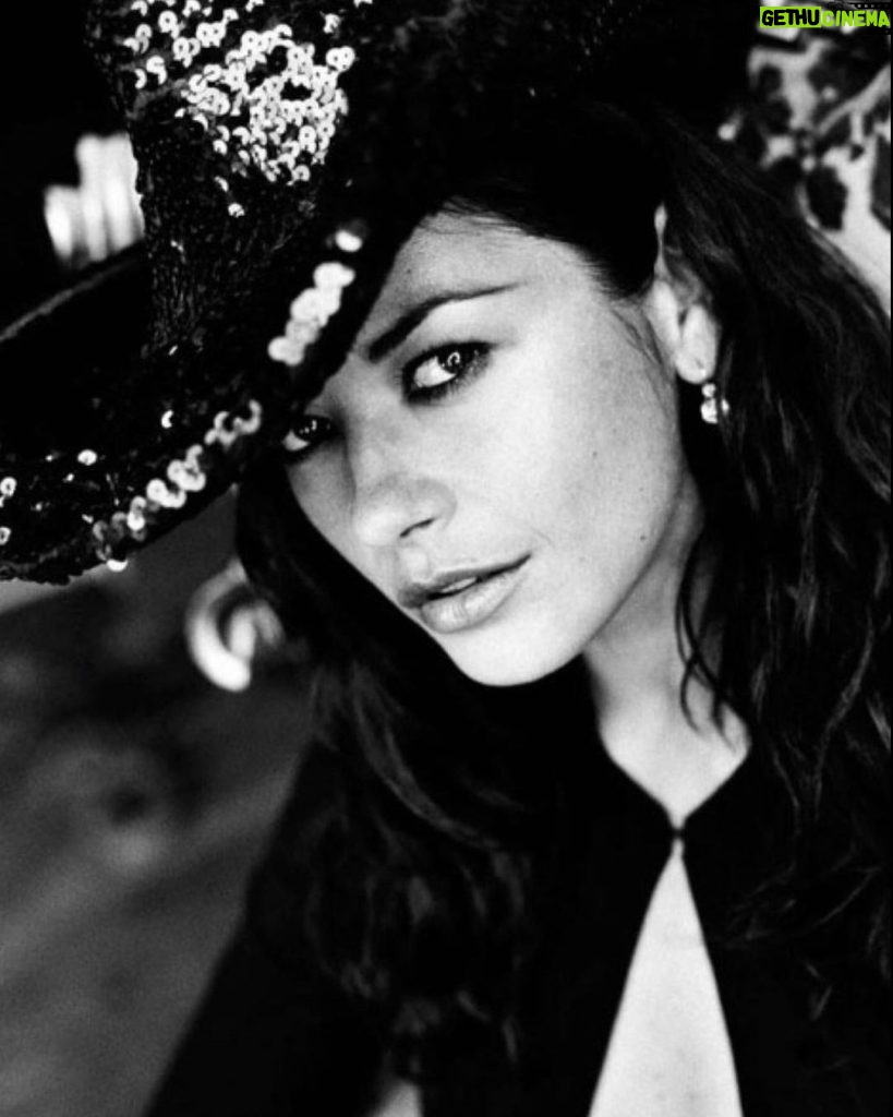 Catherine Zeta-Jones Instagram - That’ll be a sequined cowboy hat…‘em… ok. Happy Saturday everyone