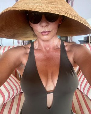 Catherine Zeta-Jones Instagram - Ciao☀️