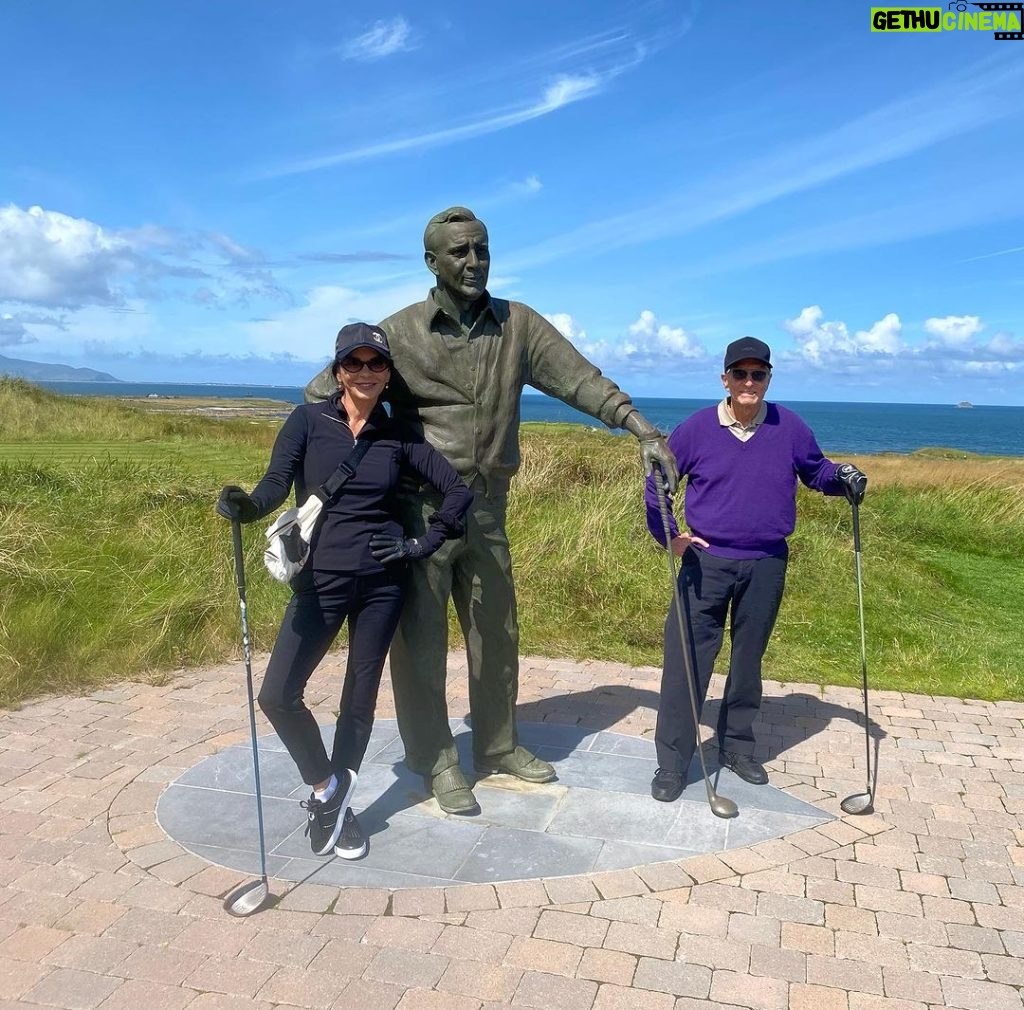 Catherine Zeta-Jones Instagram - When Irish eyes are smiling🇮🇪 a wee trip to the Emerald Isle to sample the links. Amazing!!!!!!