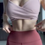 Cathryn Li Instagram - 還不完美但我滿足🥰 目前 ：5’6 | 45kg | 15-16% fat