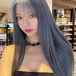 Cathryn Li Instagram - 喜歡哪一張？New hair color ‘Azure Grey’ 海藍灰 Hairstylist : @jtc_____ Sponsor : @mikogalere