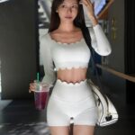 Cathryn Li Instagram - 跟素顏和解，最喜歡最後一張😹