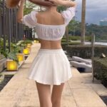 Cathryn Li Instagram - 這個長腿妹，越看越像你女友