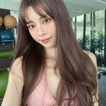 Cathryn Li Instagram - 喜歡哪張？春季新髮色，Hair color name ‘Oolong Milk Tea’ 染了8小時但一切值得💕 Thanks to my hairstylist @jtc_____ and hair sponsor @mikogalere