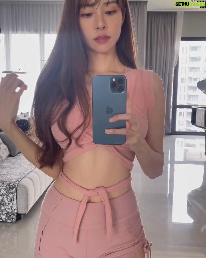 Cathryn Li - 165.9K Likes - 喜歡哪張?春季新髮色,Hair color name ‘Oolong Milk Tea’ 染了8小時但一切值得💕
Thanks to my hairstylist @jtc_____
and hair sponsor @mikogalere