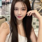 Cathryn Li Instagram - 總覺得手機的自拍都不值得放上來這裡，一次過po～ #沒有福利 #只有笑容