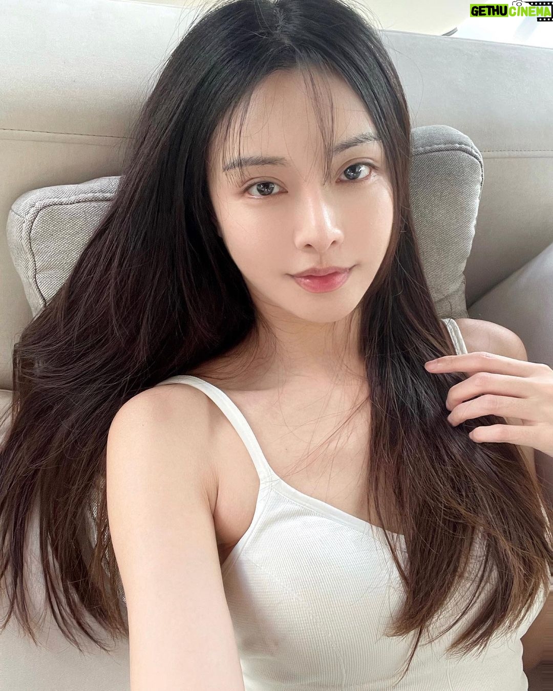 Cathryn Li Instagram - 總覺得手機的自拍都不值得放上來這裡,一次過po~ #沒有福利 #只有笑容