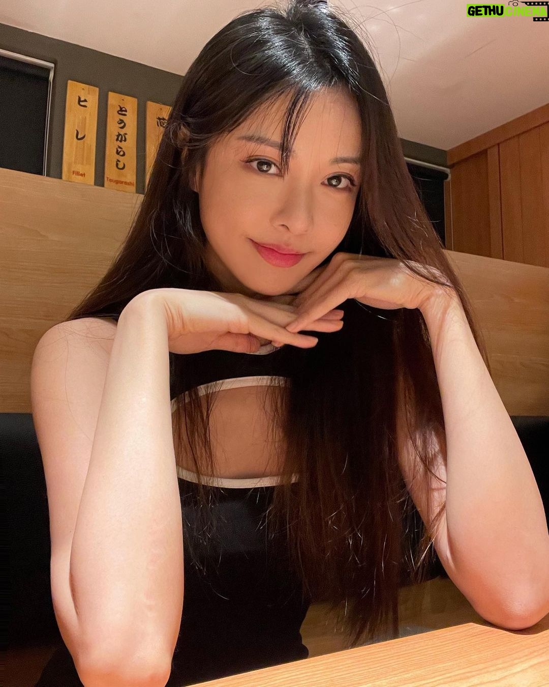 Cathryn Li Instagram - 總覺得手機的自拍都不值得放上來這裡,一次過po~ #沒有福利 #只有笑容