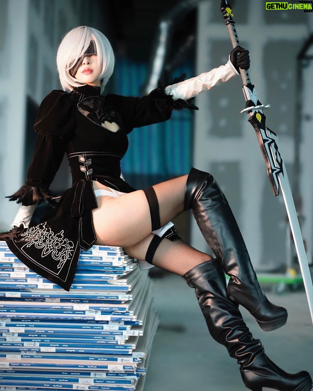 Cathryn Li Instagram - Nier Automata 2B ~ double tap❤️