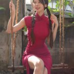 Cathryn Li Instagram - 大年初一旗袍寫真喜歡哪張？祝大家新年快樂，恭喜發財，龍年大吉，身體安康！🧧🍊🐲 🎊