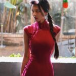Cathryn Li Instagram - 大年初一旗袍寫真喜歡哪張？祝大家新年快樂，恭喜發財，龍年大吉，身體安康！🧧🍊🐲 🎊