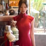 Cathryn Li Instagram - 大年初一旗袍寫真喜歡哪張？祝大家新年快樂，恭喜發財，龍年大吉，身體安康！🧧🍊🐲 🎊