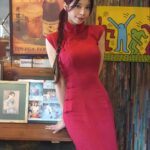 Cathryn Li Instagram - 大年初一旗袍寫真喜歡哪張？祝大家新年快樂，恭喜發財，龍年大吉，身體安康！🧧🍊🐲 🎊