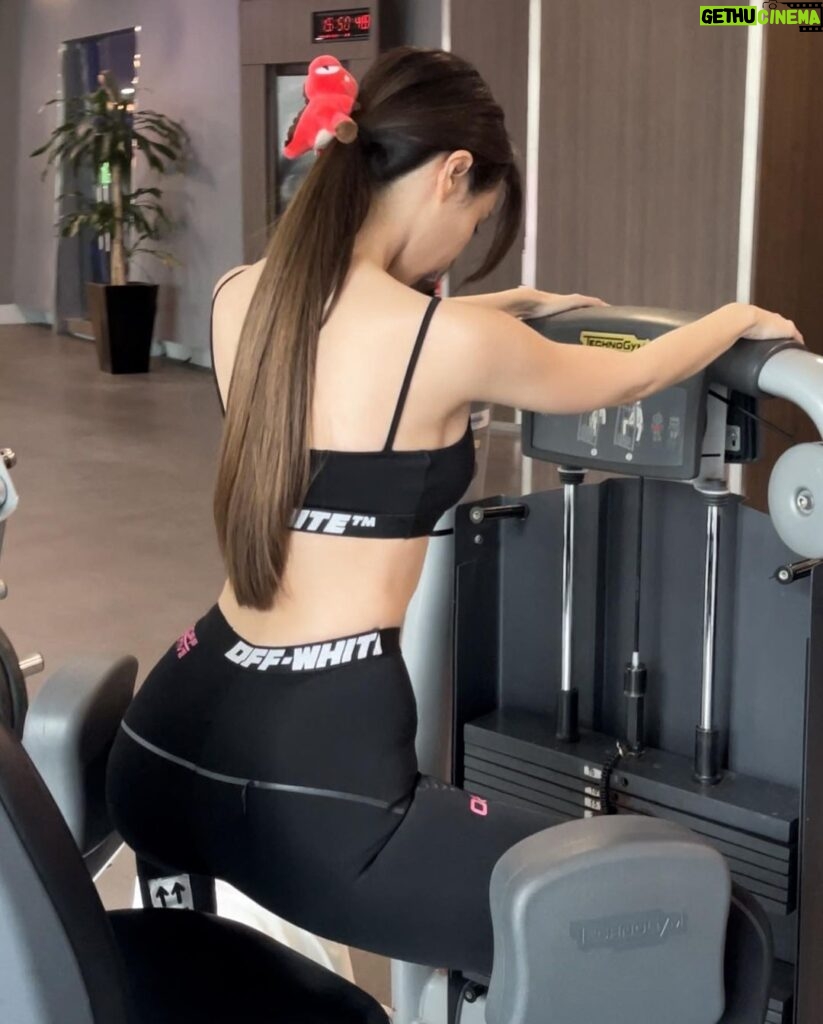 Cathryn Li Instagram - 堅持的不止是健身，而是正確的飲食，堅持了很久。