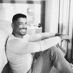 Cauã Reymond Instagram – Bora levantar?! Segundou! 💙