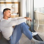 Cauã Reymond Instagram – Bora levantar?! Segundou! 💙