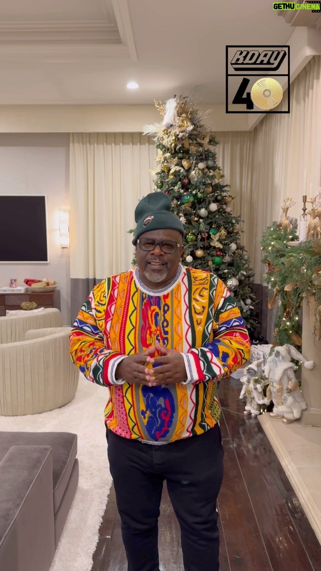 Cedric the Entertainer Instagram - #kdaynation @cedtheentertainer wishes everyone a #merrychristmas 🎄 his new project has dropped called “Cedric the Entertainer and Silas White Present The Soul of Christmas” and you can expect to hear @romeoonyoradio ! Run it from the top because @romeoonyoradio does the intro to project !!! Let’s gooooo #kdaynation #morningshow #kdaynation #cedrictheentertainer #christmas