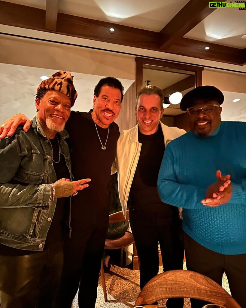 Cedric the Entertainer Instagram - Big up @stellarestaurantbar 🔥🔥🔥🔥 Food, Drinks, Service, ambiance #stellar 😂 It got legendary in there as you can see Big Love the one of the great ones @lionelrichie S/o @sabastiancomedy My partna @realdlhughley and our wives not photo’d Great Date night! 💯🥂