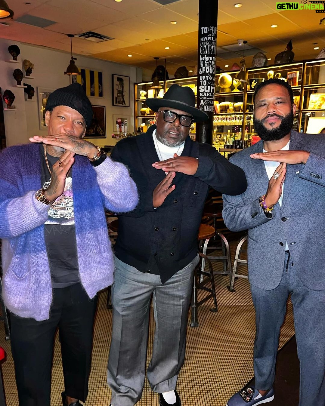 Cedric the Entertainer Instagram - FROM CITY TO CITY… COAST TO COAST… ME AND MY BROTHAS STAY DOIN’ THE MOST✌🏾 #TheThread #IYKYK