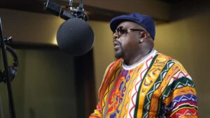 Cedric the Entertainer Instagram - A Hip Hop story in limited Theatres today ! S/o @affioncrockett big shout the Legendary #BiggieSmalls