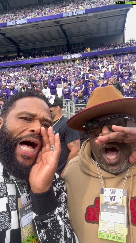 Cedric the Entertainer Instagram - whole lotta dawgs in the house @cedtheentertainer @anthonyanderson 😂😂