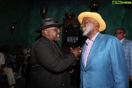 Cedric the Entertainer Instagram - Rest Easy 🙏🏾🕊️ to a true Iconic, OG, Legend the Mr @officialrichardroundtree He was always that strong Black male image On Film, TV and especially in real life. Such Class and Gravitas .. though the catch phrase “ He’s a bad mutha… shut your mouth! I’m talking about his movie character Shaft! Mr Roundtree truly repped that catch phrase himself. To all of your Loved ones, friends and cast mates 🙏🏾🙏🏾 we honor you.
