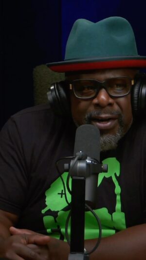 Cedric the Entertainer Instagram - Conan and Cedric The Entertainer discuss Tracy Morgan’s insane fish tank #CONAF