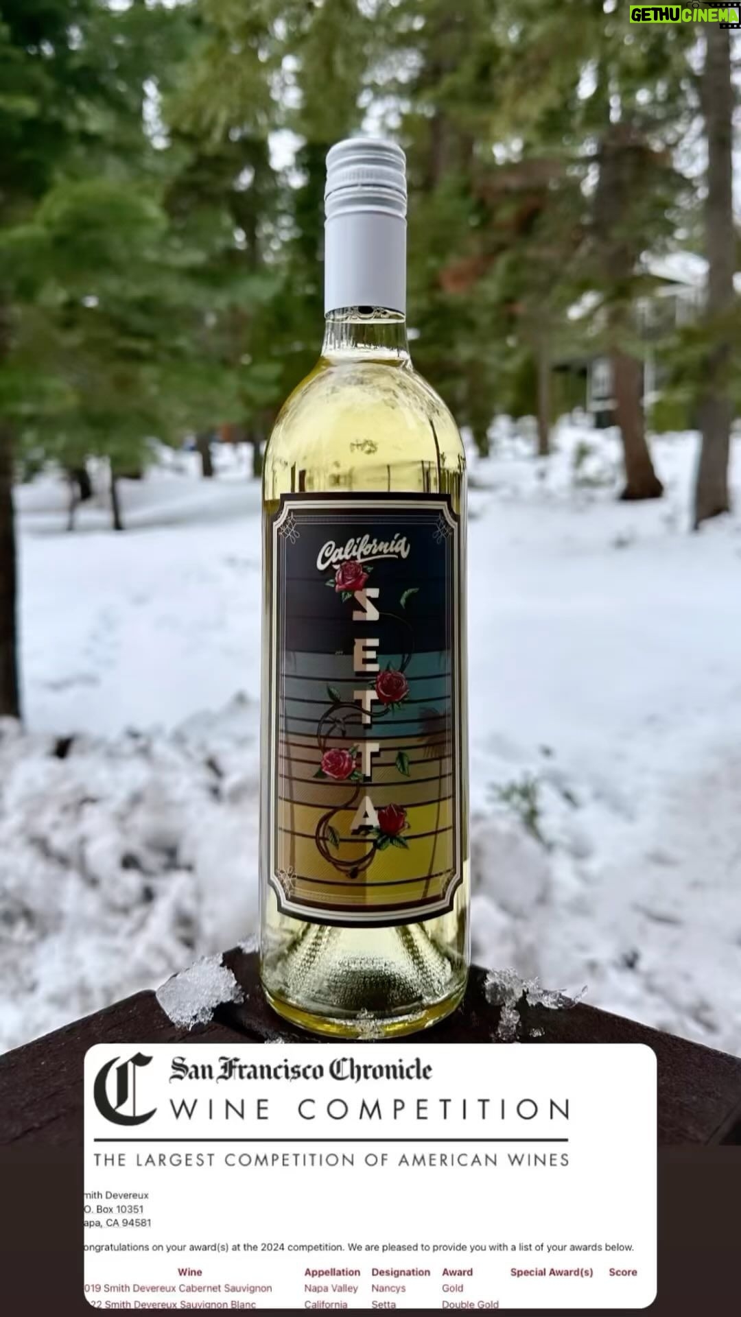 Cedric the Entertainer Instagram - What are we doing over here? Ohhhh, nothing much… just WINNING MORE AWARDS!! ⭐️⭐️⭐️⭐️⭐️ Our @smithdevereuxwines 2022 SETTA - Sauvignon Blanc took home DOUBLE GOLD!! 🤌🏽 @sfchronicle WINE COMPETITION✨✨✨