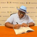 Cedric the Entertainer Instagram - @bnfifthavenue was 🔥🔥🔥today we went thru the whole stock! LA Thurs 9/14 its your turn come hang 7pm @bneventsgrove The Novel is worthy of the collection.