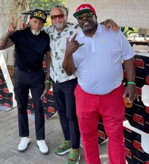 Cedric the Entertainer Instagram - You already know what it is… 
I have nothing but love for my brother, my patna, my dawg @realdlhughley . 
Help me wish him a HAPPY BIRTHDAY 🎉🎉🎉!!