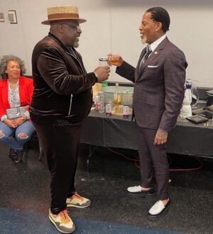Cedric the Entertainer Instagram - You already know what it is… 
I have nothing but love for my brother, my patna, my dawg @realdlhughley . 
Help me wish him a HAPPY BIRTHDAY 🎉🎉🎉!!