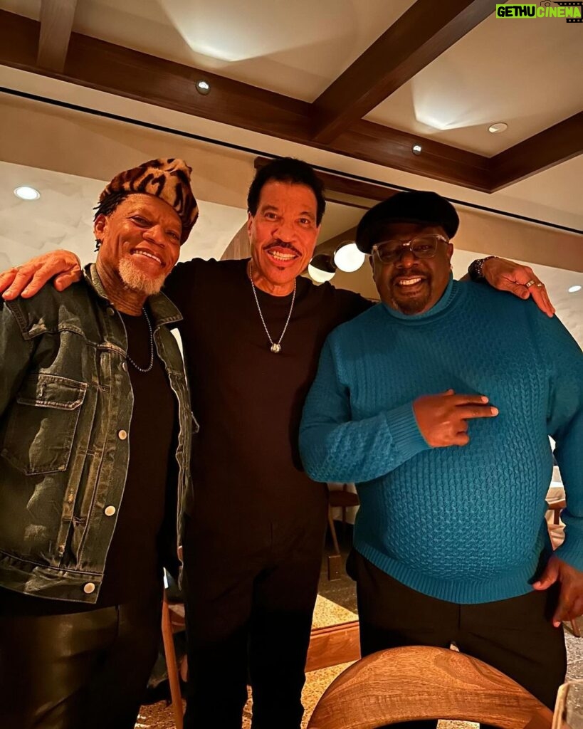 Cedric the Entertainer Instagram - Big up @stellarestaurantbar 🔥🔥🔥🔥 Food, Drinks, Service, ambiance #stellar 😂 It got legendary in there as you can see Big Love the one of the great ones @lionelrichie S/o @sabastiancomedy My partna @realdlhughley and our wives not photo’d Great Date night! 💯🥂