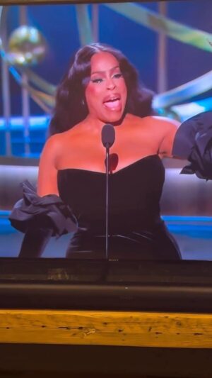 Cedric the Entertainer Instagram - LOVE TO SEE IT!!! 👏🏾🏆👏🏾🏆👏🏾
CONGRATULATIONS @niecynash1 !! 

@sherrieshepherd :
My best friend WON an @televisionacad #Emmy!!!!!!! @niecynash1 you are in a special class now!  Sooo proud of the little girl who stood at the foot of the bed to make her Momma laugh!  Love you Friend❤️❤️ #niecynash