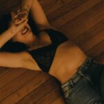 Celeste Cid Instagram - en 19 días termina el año. 2024, vení bb, te paso la dirección por dm 🦋 @saltanpepajeans
