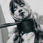 Celeste Cid Instagram - esta canción hace días en mi cabeza.. 🖼️🧡 empecé yoga y me hace muy feliz, pronto empiezo a filmar y también me hace muy feliz ..y en un mes y una semana termina el año. Fá. ( ah, y el Jean del cielo es de @saltanpepajeans ) 🧘🏻⭐️⭐️⭐️ Buenos Aires, Argentina